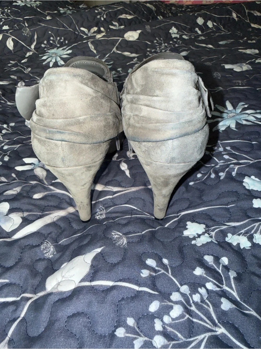 me too Gray Suede Ankle Booties with Side Knot